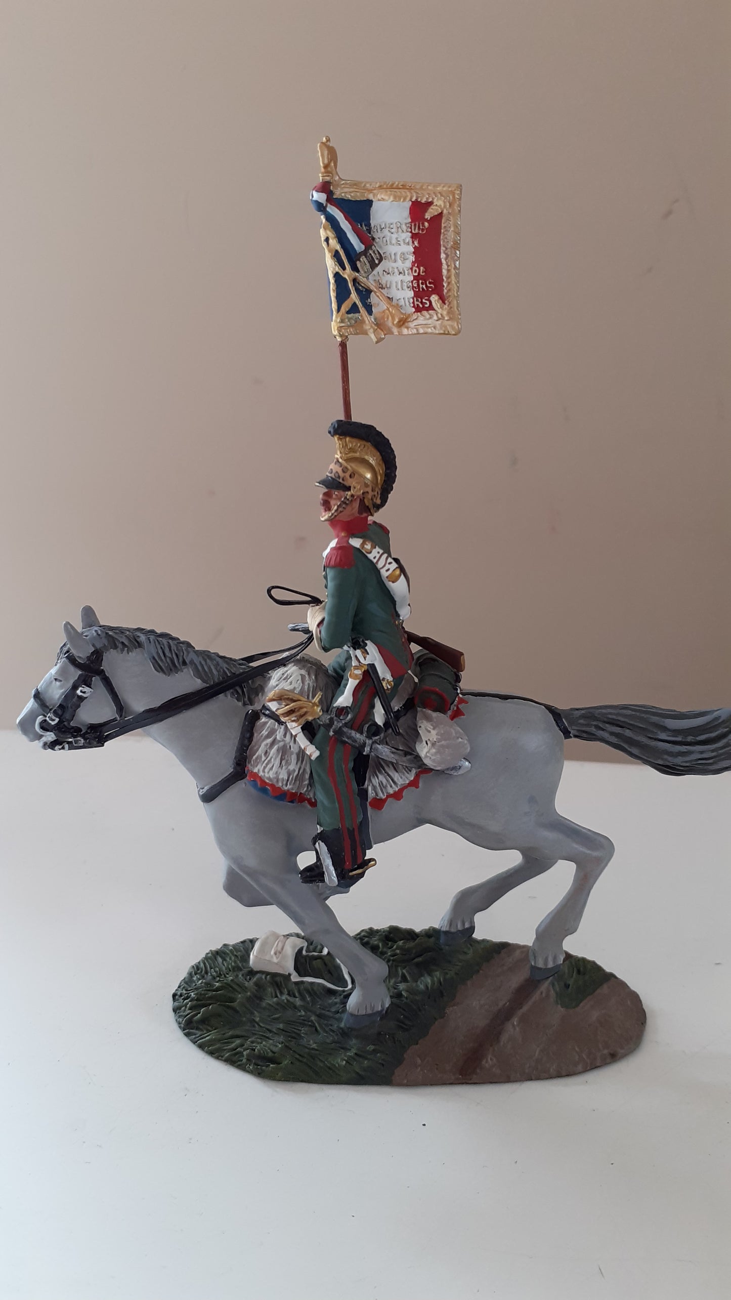 Britains 36030 Napoleonic french 4th lancers guidon flag bearer waterloo 2009 1:32 metal