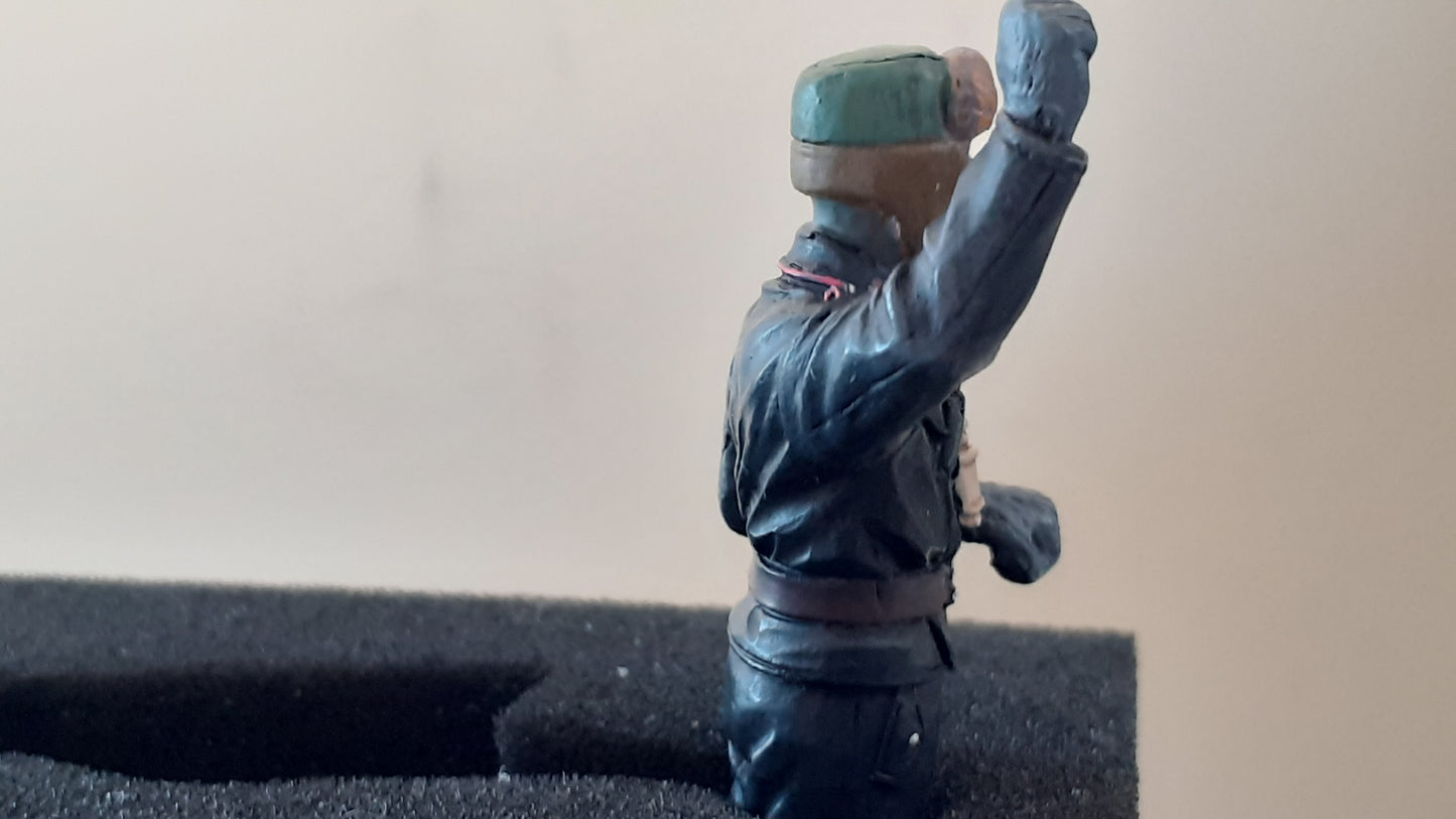 Thomas Gunn King and country ww2 German Tank Crew Commander Boxed Tc2 S3