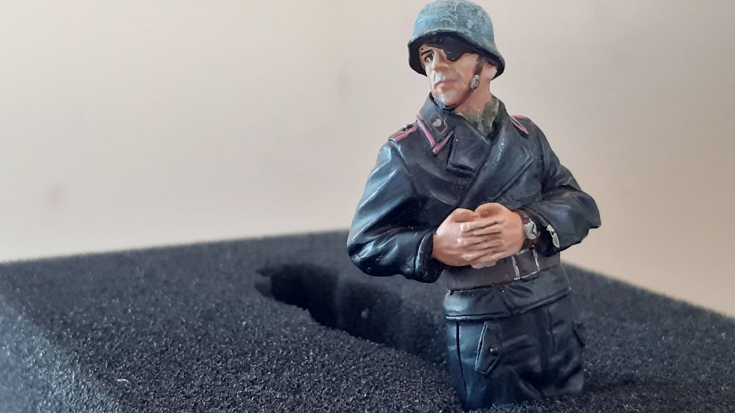 Thomas Gunn King and country ww2 German Tank Crew Commander Boxed Tc1 S3