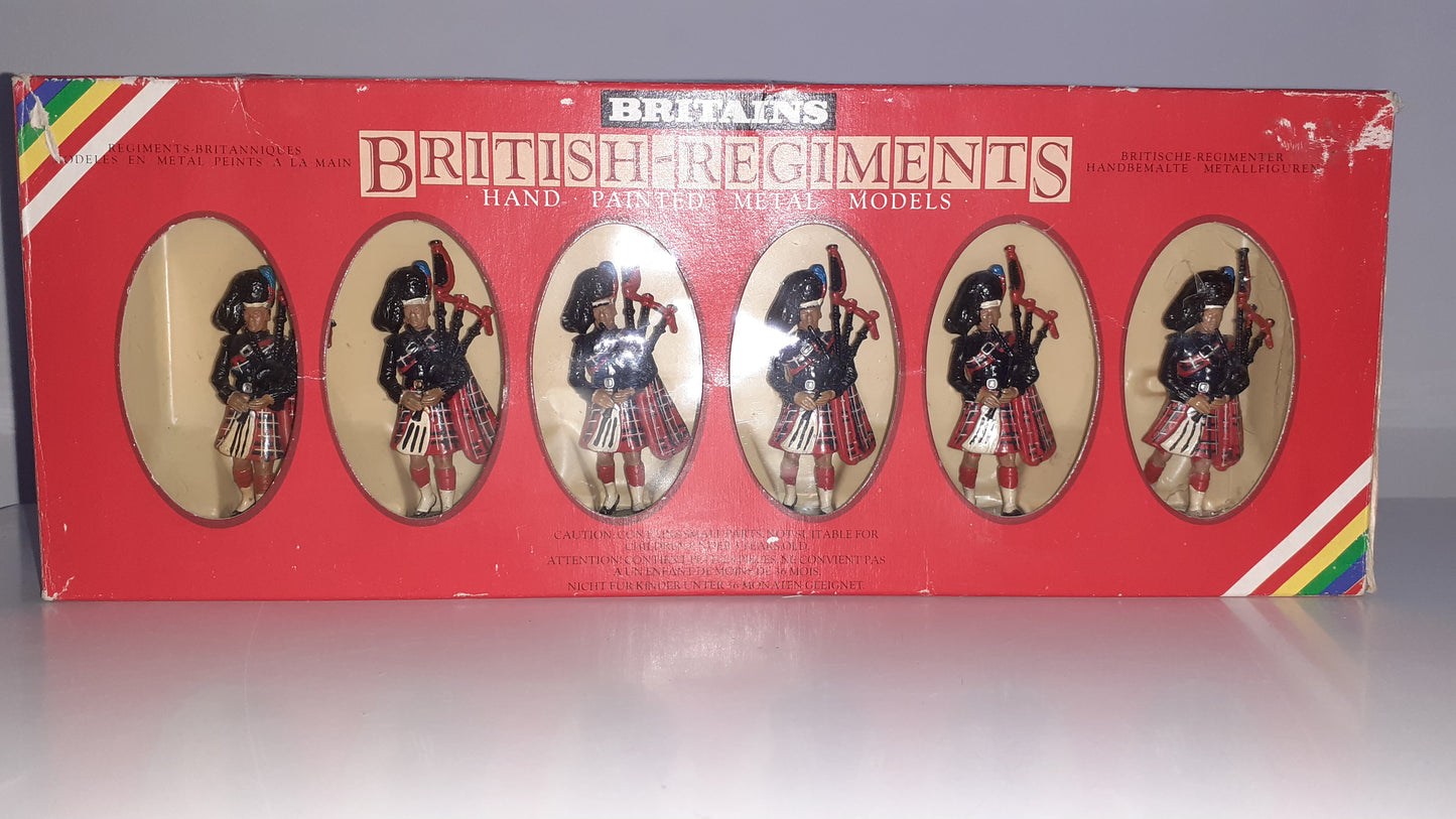 Britains deetail 7241 Scots Guards Pipers ceremonial band bagpipes 1980s 1:32 s725