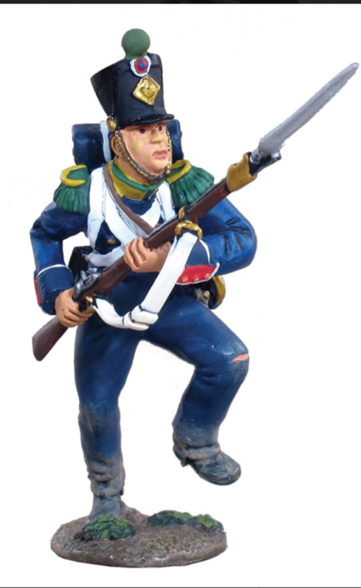 Britains Napoleonic Waterloo 36001 French Light Infantry Voltigeur charging Boxed B5