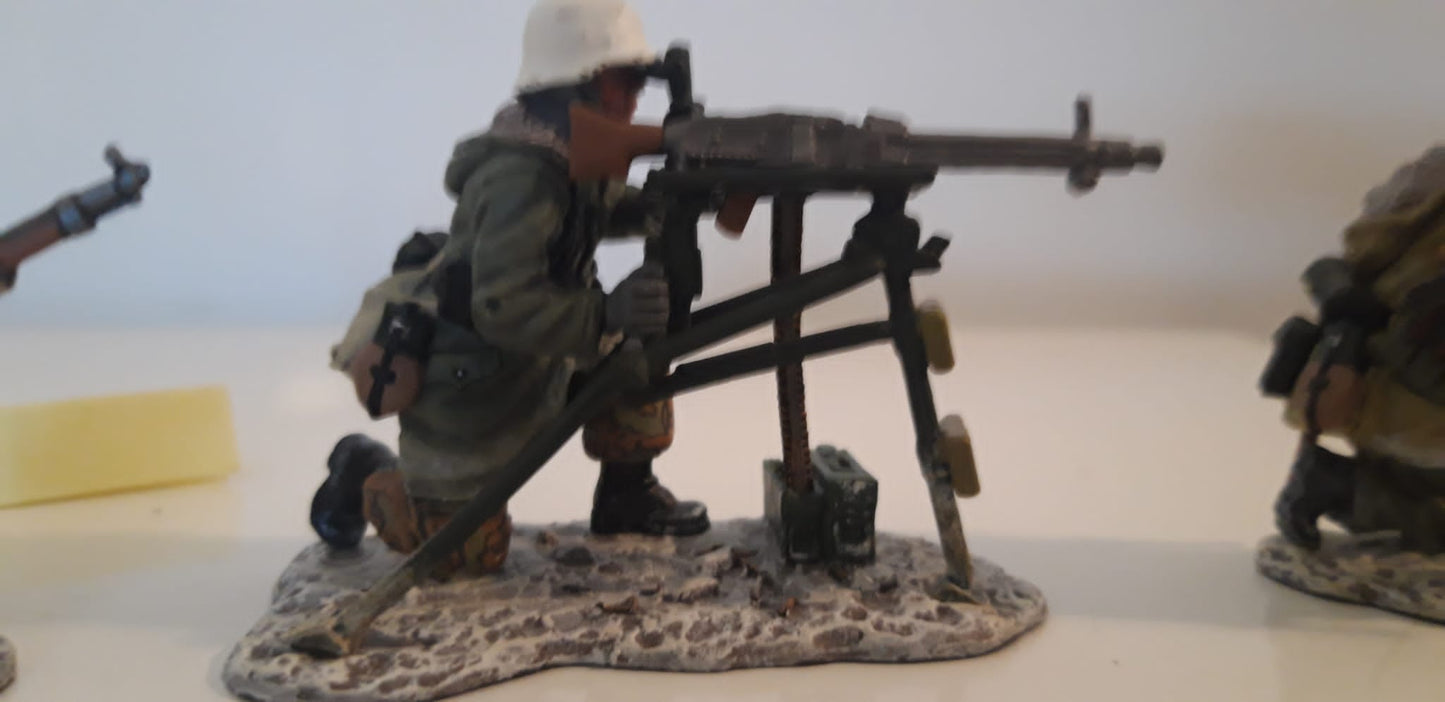 king and country Ww2 German Winter Mg42 Team Wss82 1:30 metal boxed Wdb