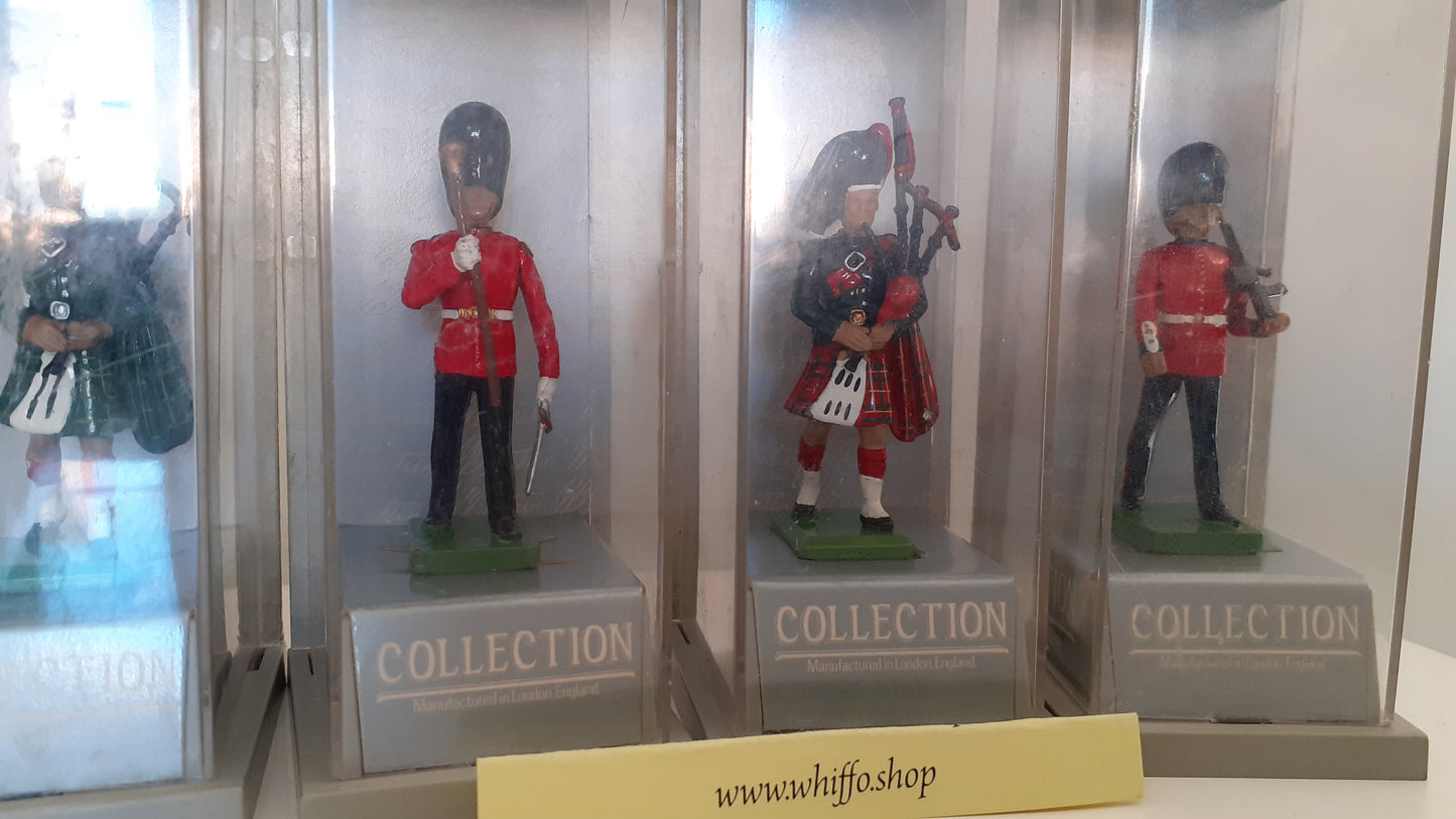 Britains 1989 Ceremonial Guards Pipers 6 Figures boxed boxed 1:32 S1