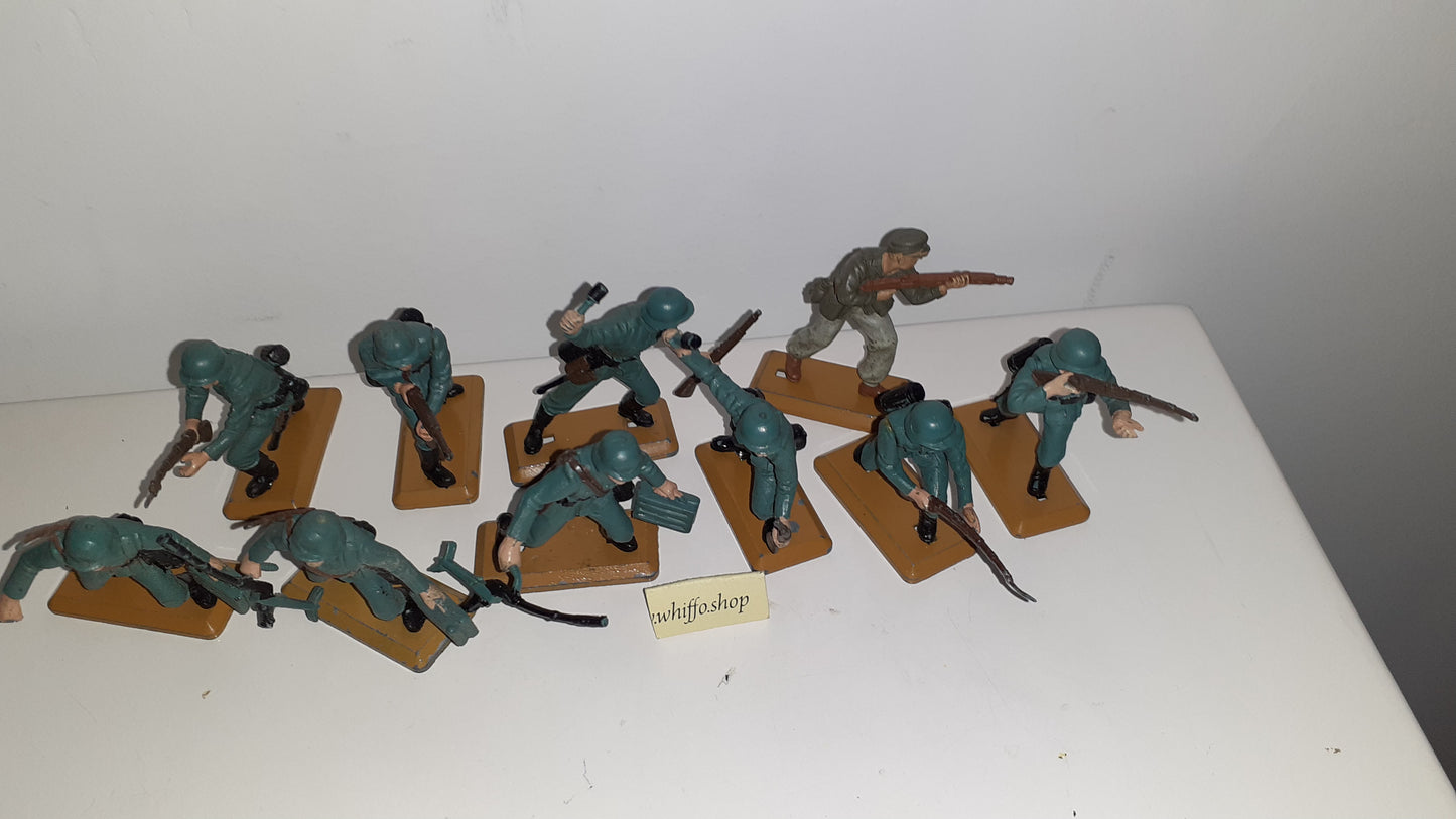 Britains deetail ww2 germans First Issue Brown Tan Bases 1974 1:32 B1