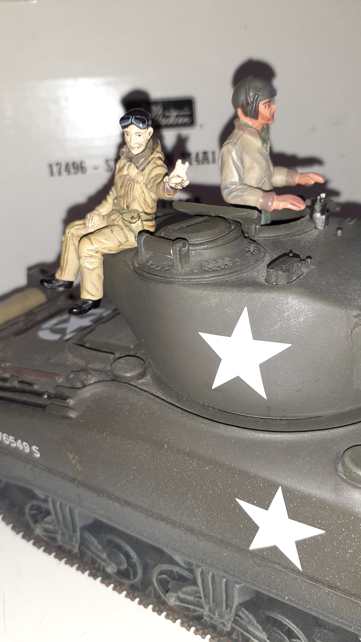 Britains 17496 17496c M4a1 ww2 Sherman tank boxed 1:32 S550