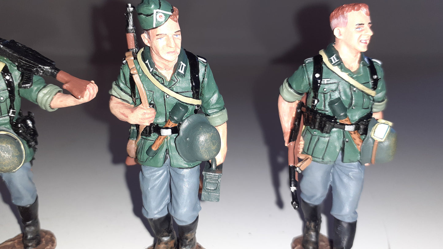 king and country wss40 ww2 German 1944 Marching Wehrmacht 2003 1:30 metal Wdb97