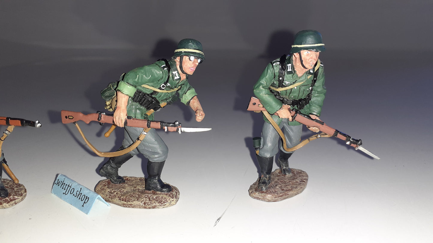 king and country wss39 ww2 German 1944 Wehrmacht Attacking 2003 1:30 metl Wdb97