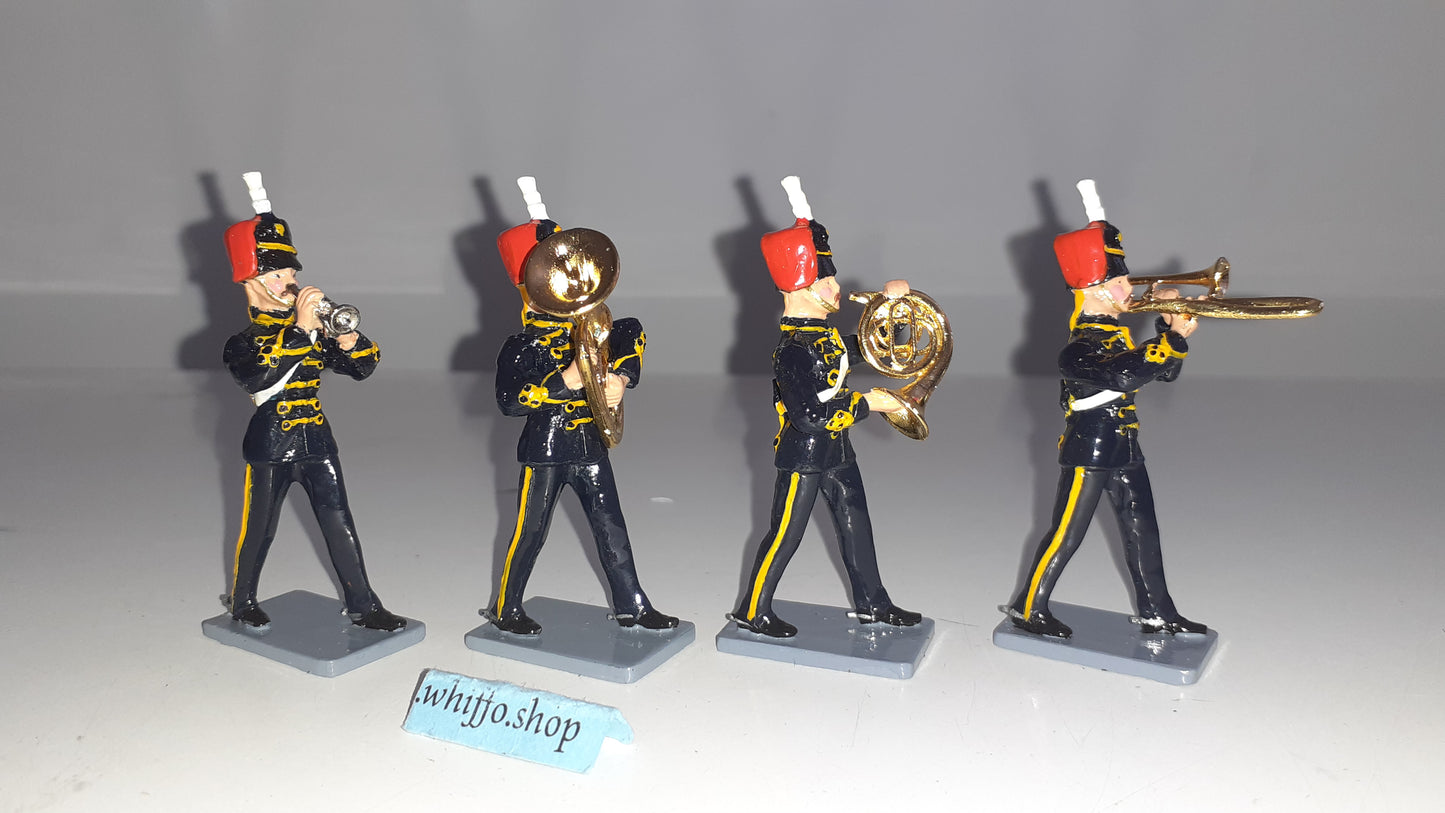 Britains 40265 Queen Elizabeth 7th Hussars Band 2001 1:32 metal boxed Set 2 S523