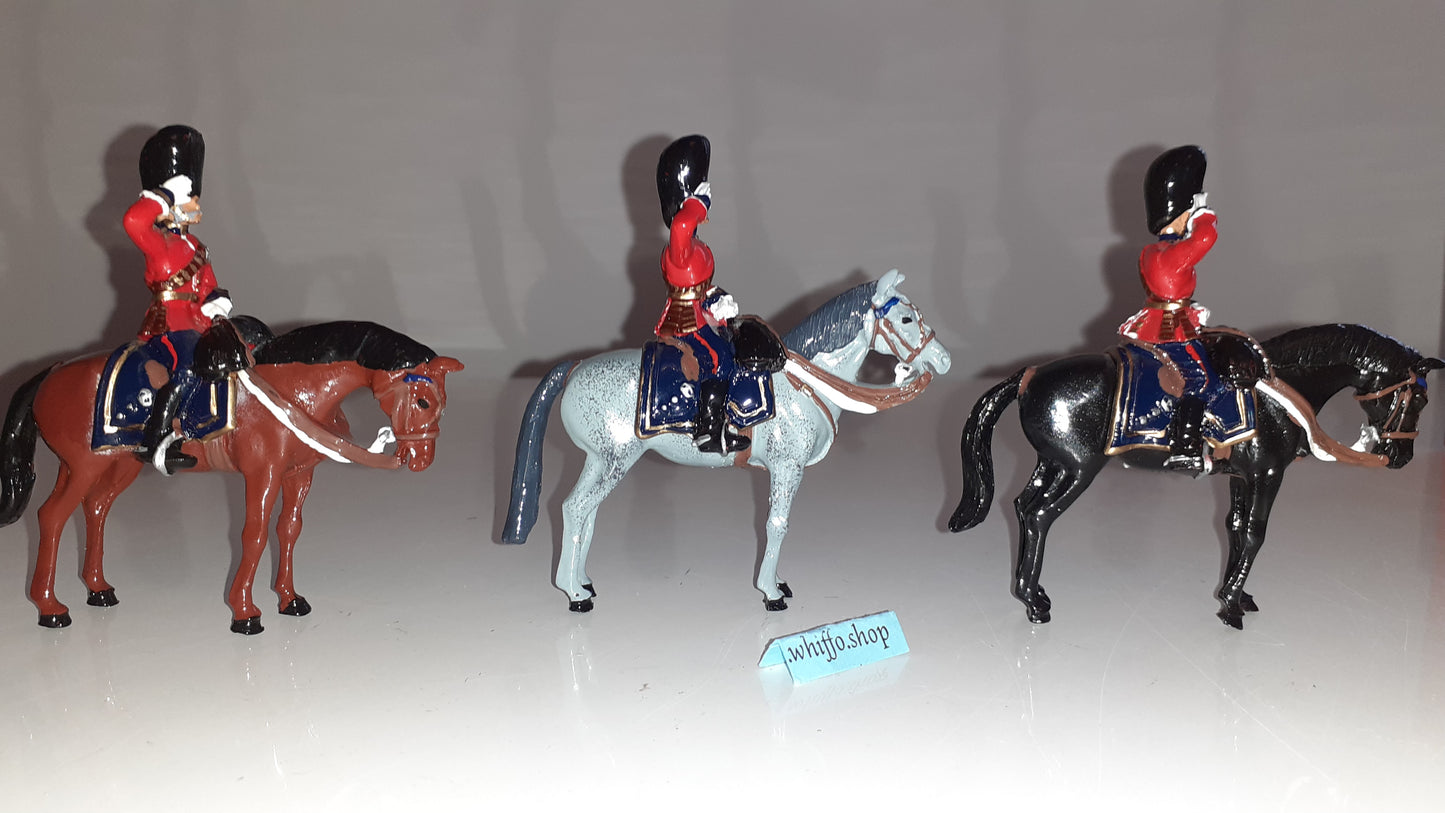 Britains 40208 1999 Scots Guards Senior Officers Victoria 1:32 metal boxd S8b