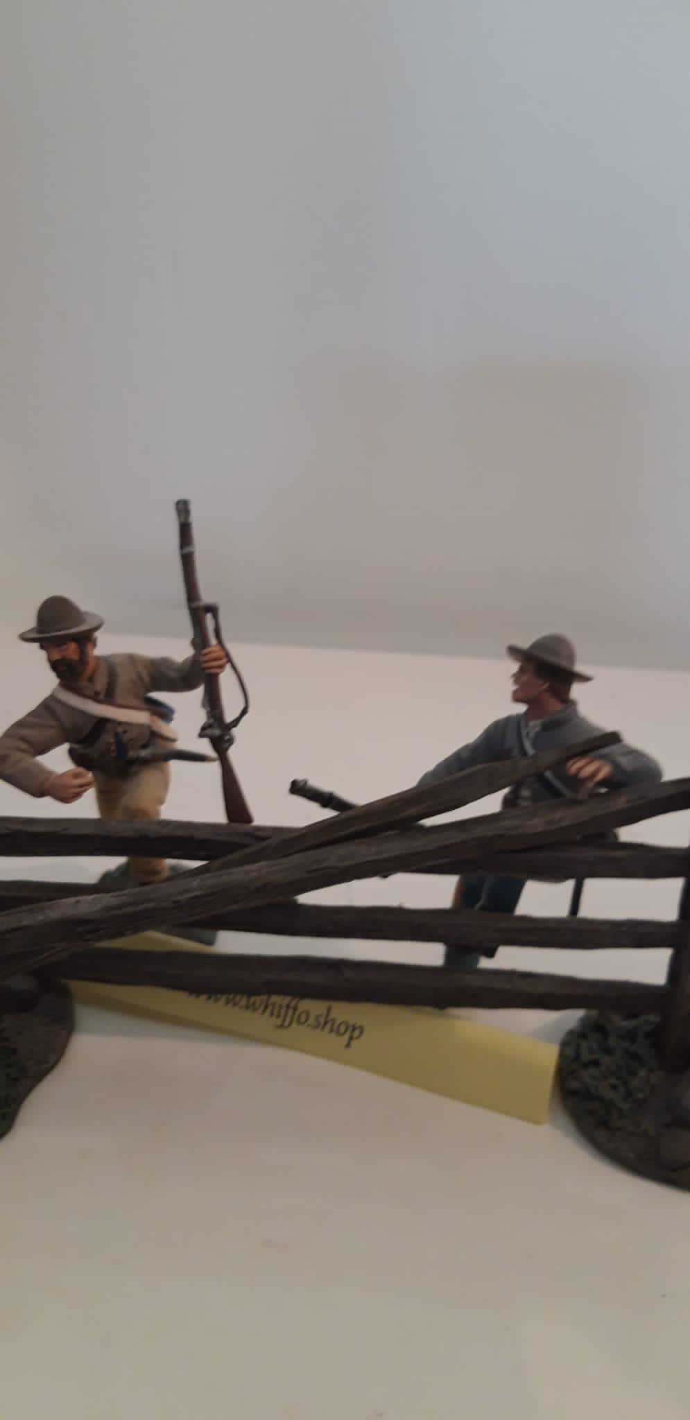 Britains 31221 2013 Acw Confederate Come On Boys Over Fence boxed 1:32 Wdb