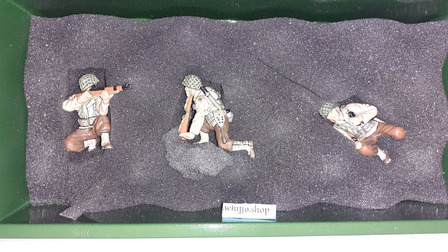 King and country Ww2 2001 Dd18 Signal Section 1st Infantry D-day box 1:30 S1