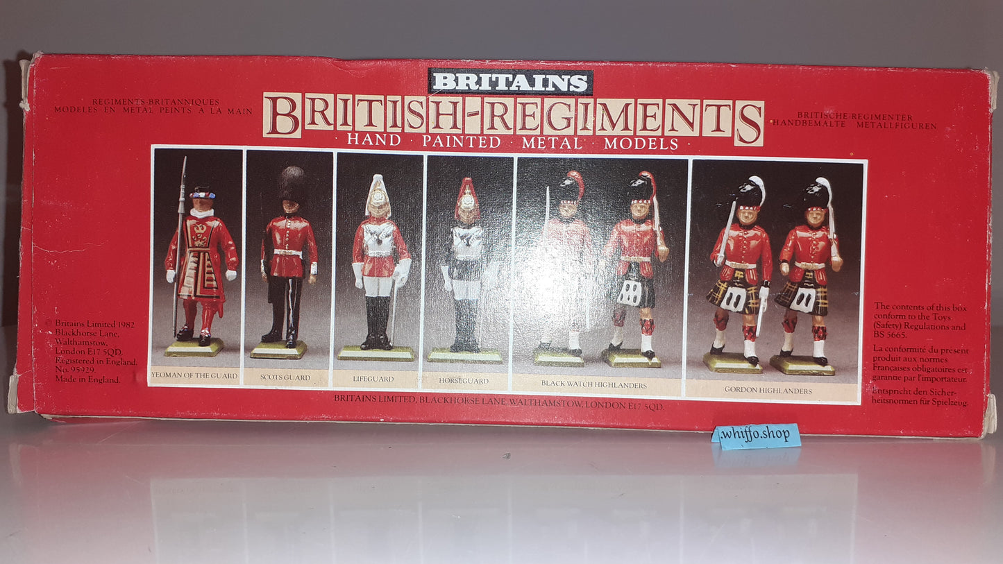 Britains 7240 1980 Black Watch Pipers Ceremonial 1:32 metal boxd S8