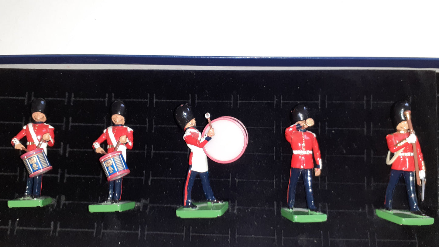 Britains 00090 deetail ceremonial band Drums Bugles scots guards 1999 1:32 s613
