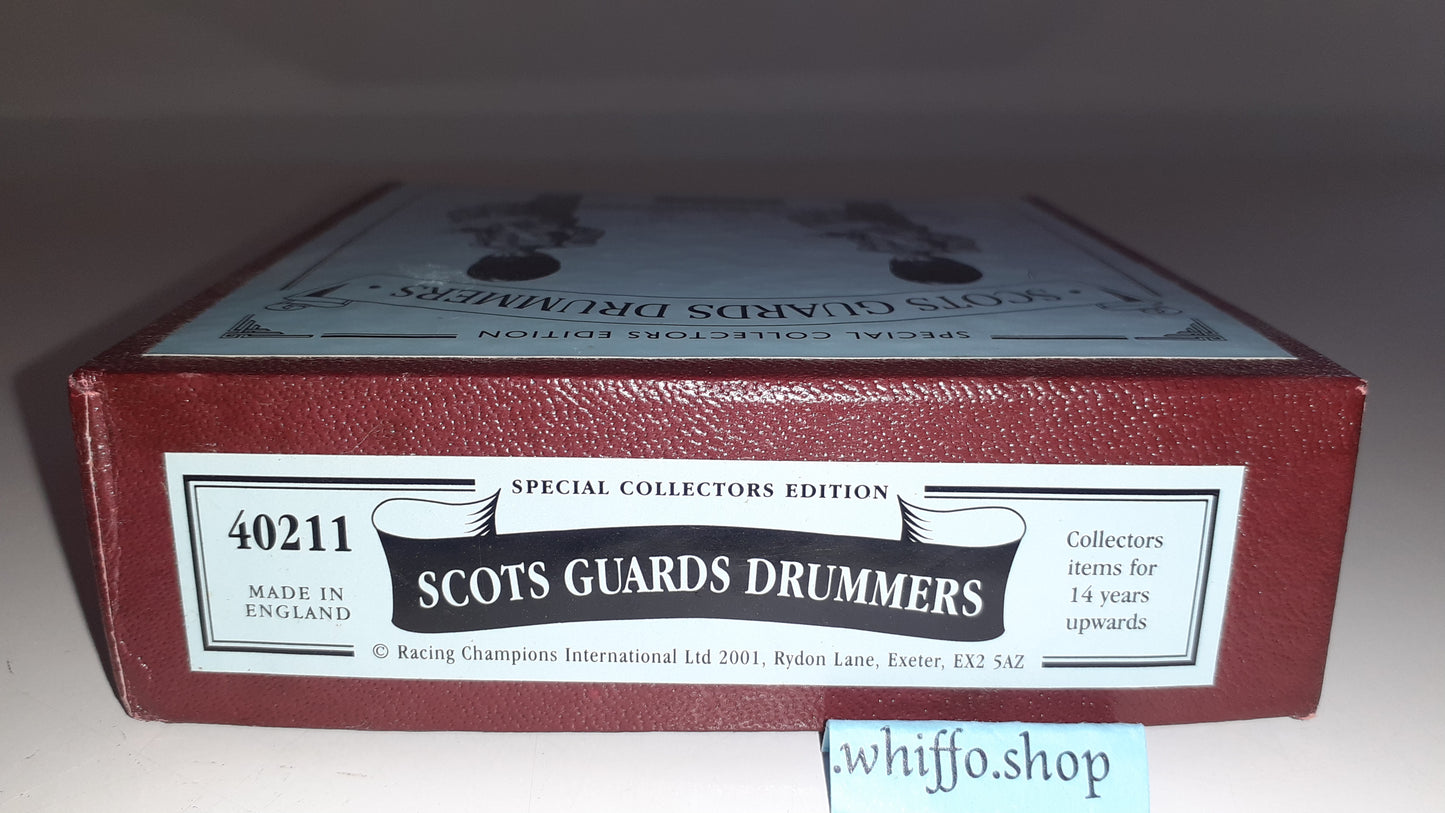 Britains 40211 Queen Victoria Scots Guards Drummers 1:32 metal boxed for sale S8