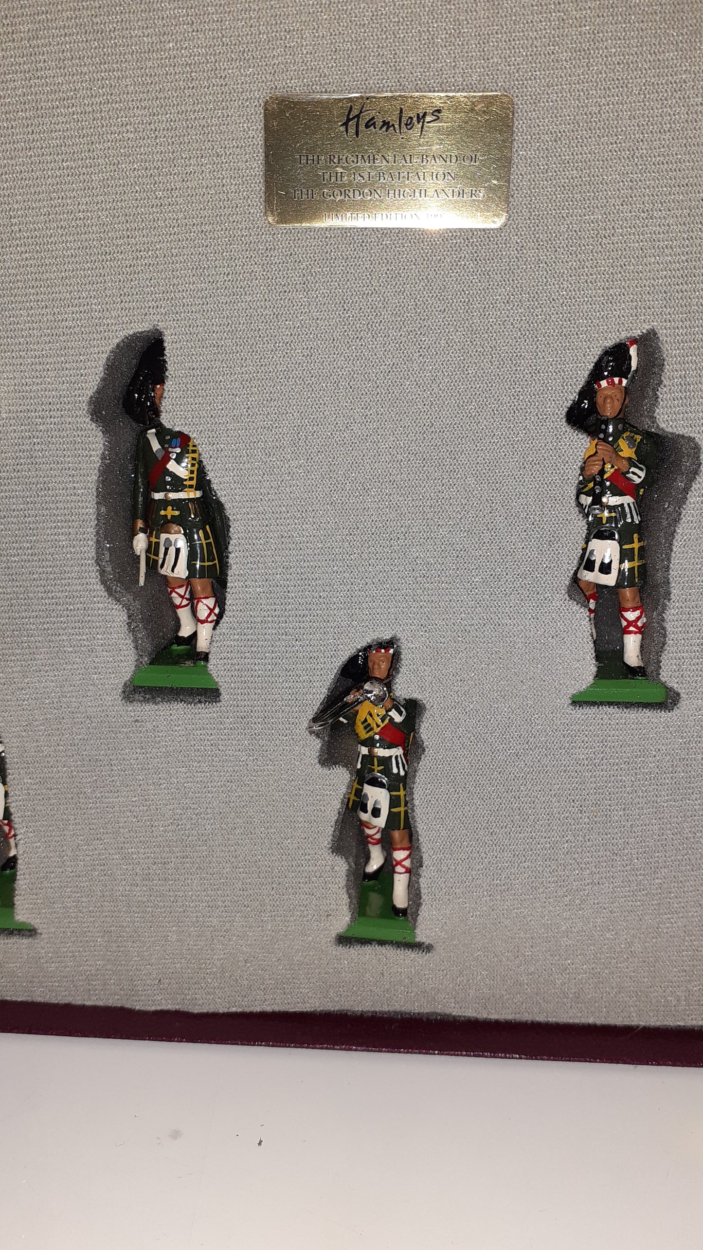 Britains Hamleys 00028 1st Battalion Gordon Highlanders Regimental 1997 boxed Ltd S7