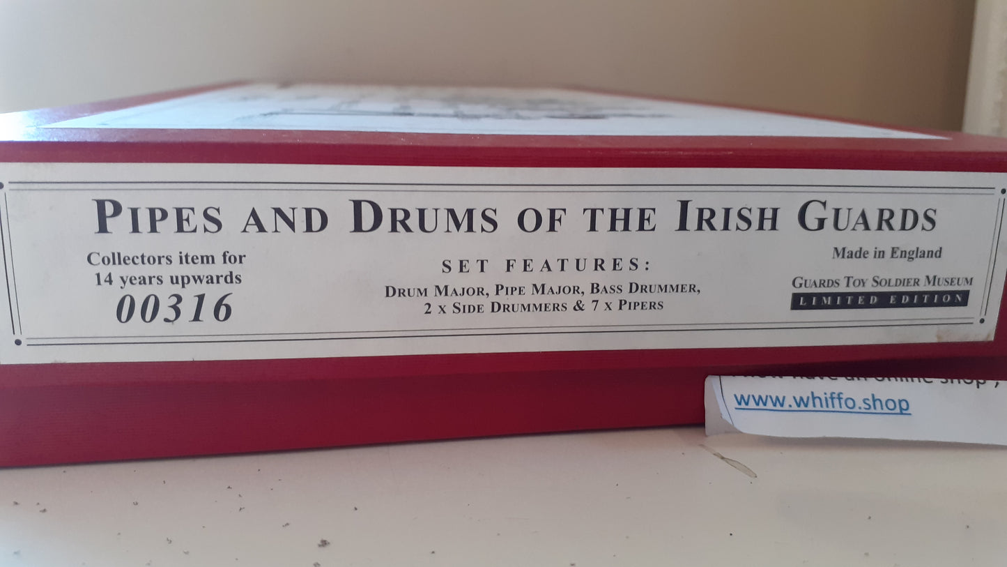 Britains 00316 2000 Limited edition Pipes Drums Irish Guards boxed 1:32 S4