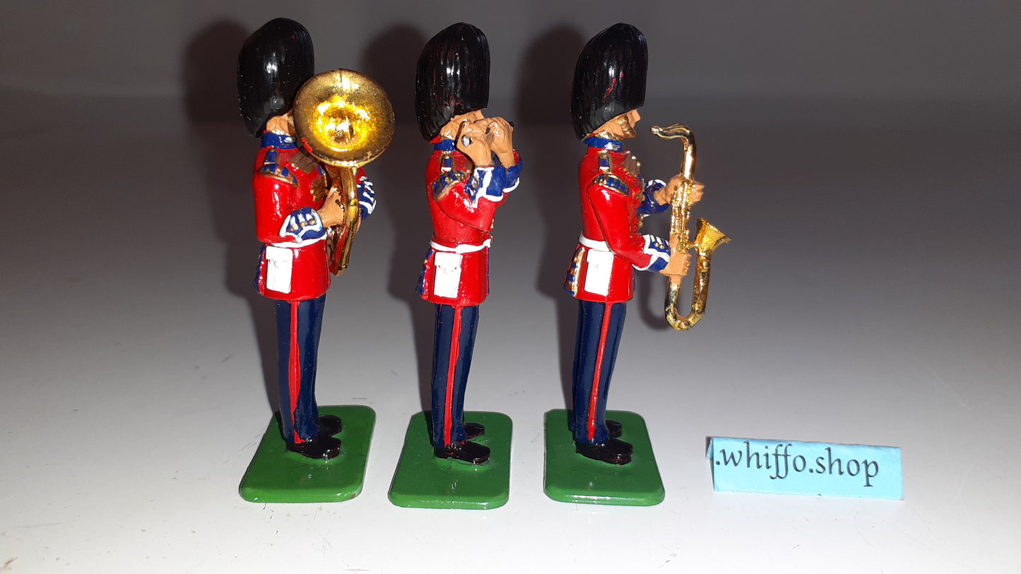 Britains 40106 Queen Victoria Scots Guards Brass band boxed S8 for sale