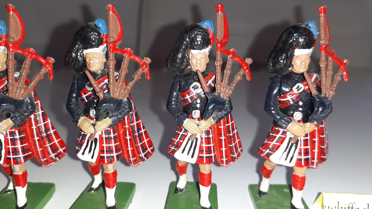 Britains ceremonial Scots Guards 7241 pipers 1:32 1980s b2