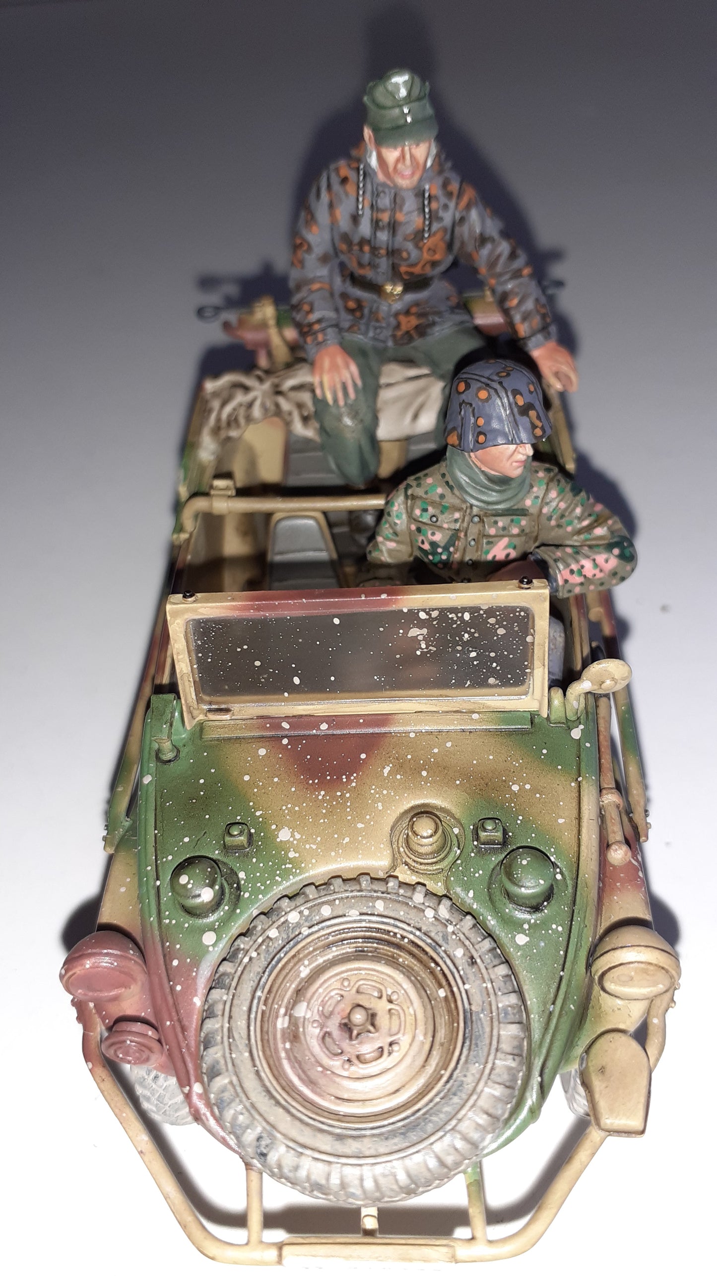 Britains 25051 Ww2 German Type 166 Schwimmwagen 12th S Division Crew S647