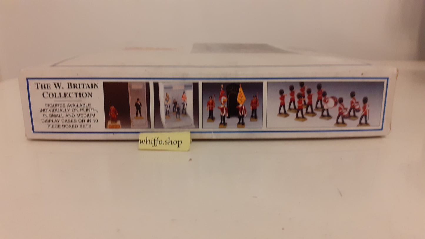BRITAINS 8007 All The Queens Men Pipers Beefeaters Boxed Guards 1990 1:32 S713