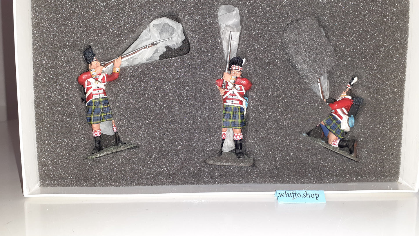 Britains 17297 2001 British 92nd Foot Waterloo Napoleonic 1:32 metal boxed S8b for sale