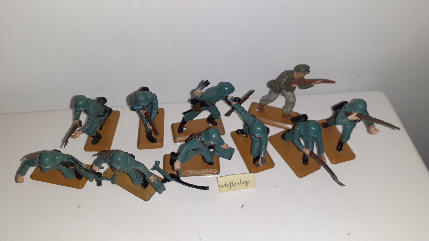 Britains deetail ww2 germans First Issue Brown Tan Bases 1974 1:32 B1
