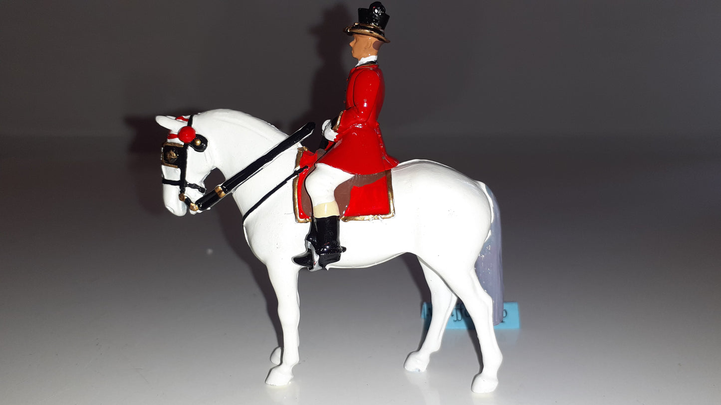 Britains 40205 Queen Victoria Mounted Groom 1:32 metal boxed S8 for sale