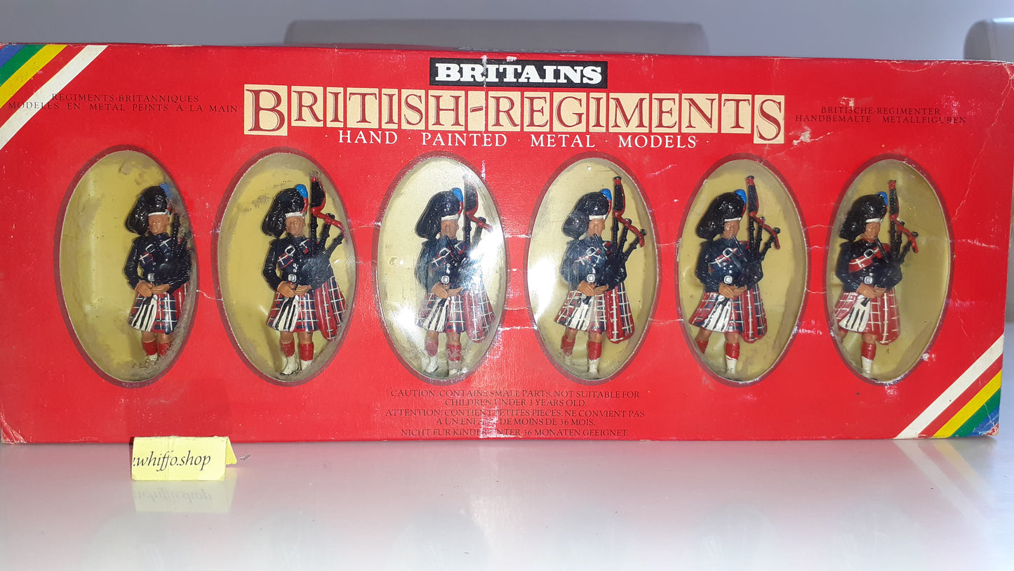Britains deetail 7241 Scots Guards Pipers ceremonial band bagpipes 1980s 1:32