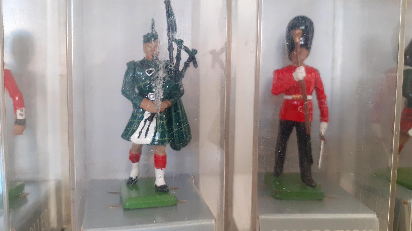 Britains 1989 Ceremonial Guards Pipers 6 Figures boxed boxed 1:32 S1