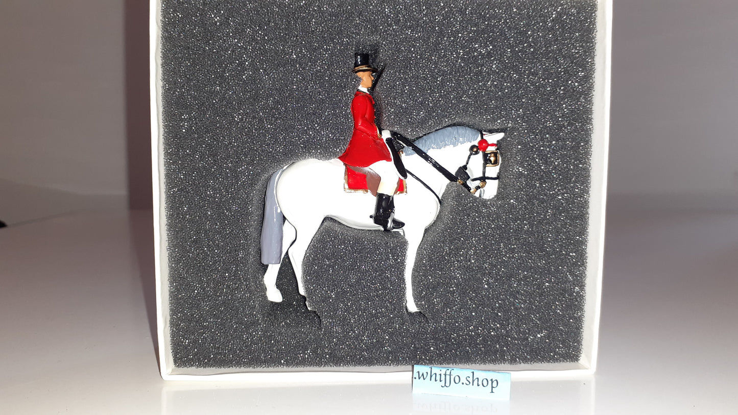 Britains 40205 Queen Victoria Mounted Groom 1:32 metal boxed S8 for sale