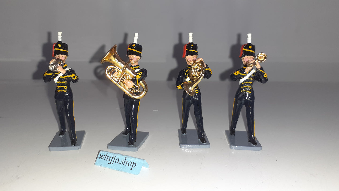 Britains 40265 Queen Elizabeth 7th Hussars Band 2001 1:32 metal boxed Set 2 S523