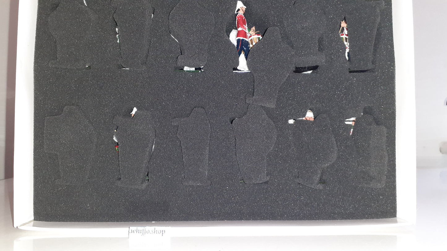 Britains 48008 2006 24th Foot Zulu War Drum Band 12 Pieces 1:32 metal boxed S7