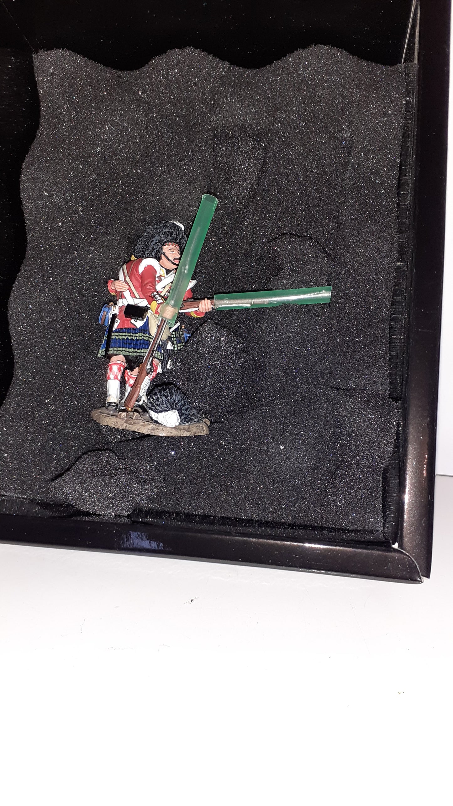 King and country crimean war crw021 93rd Highlanders Helping A Friend Boxed s4