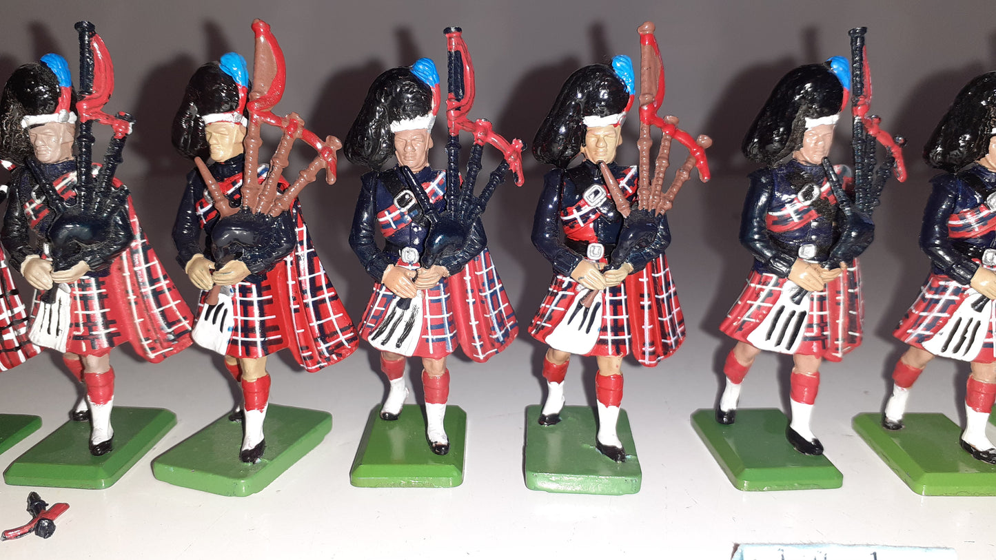 Britains 7240 1980 Scots Guards Black Watch Pipers Ceremonial 1:32 B2