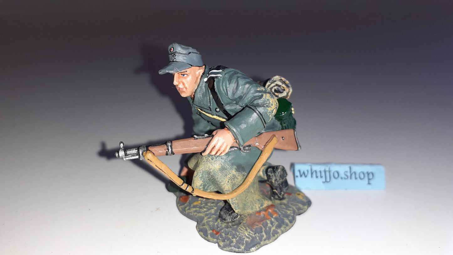 King and country Ww2 Lah11 tank rider German Berlin 1945 2005 no box 1:30 W1211