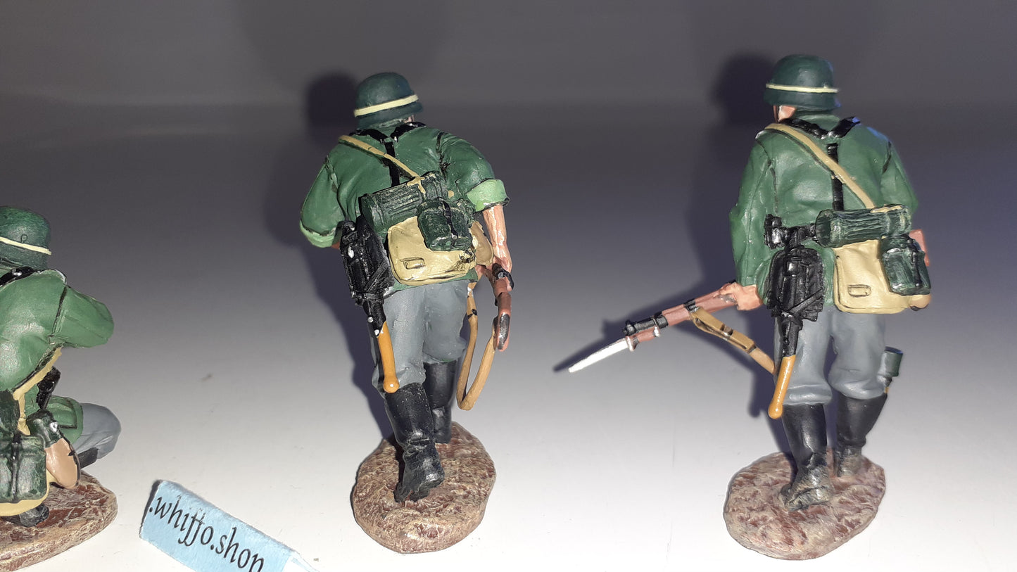 king and country wss39 ww2 German 1944 Wehrmacht Attacking 2003 1:30 metl Wdb97