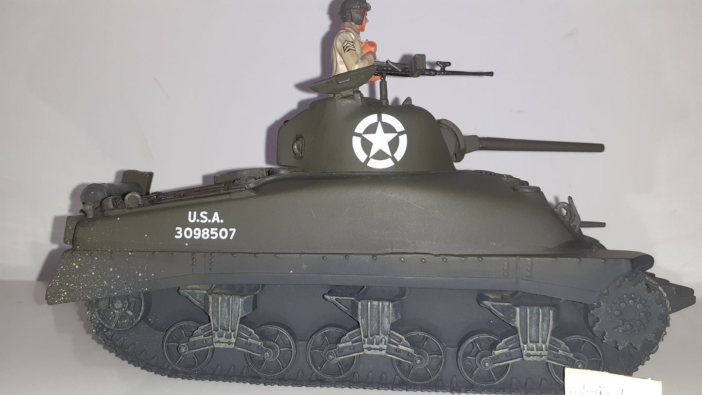 Britains 17496 17496a ww2 Sherman M4a1 tank boxed 1:32 2003 S1 fury