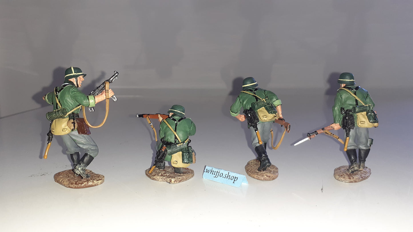 king and country wss39 ww2 German 1944 Wehrmacht Attacking 2003 1:30 metl Wdb97