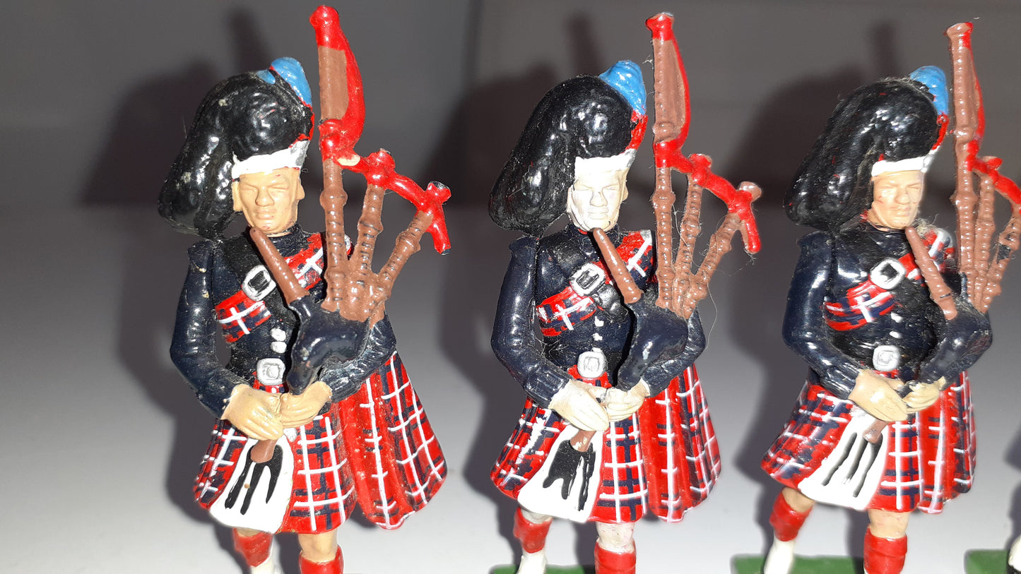 Britains ceremonial Scots Guards 7241 pipers 1:32 1980s b2