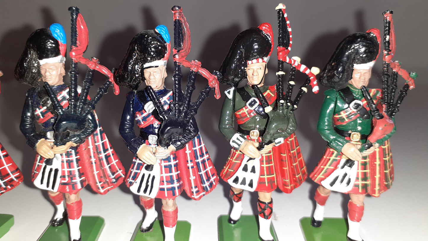 Britains 7240 1980 Scots Guards Black Watch Pipers Ceremonial 1:32 B2