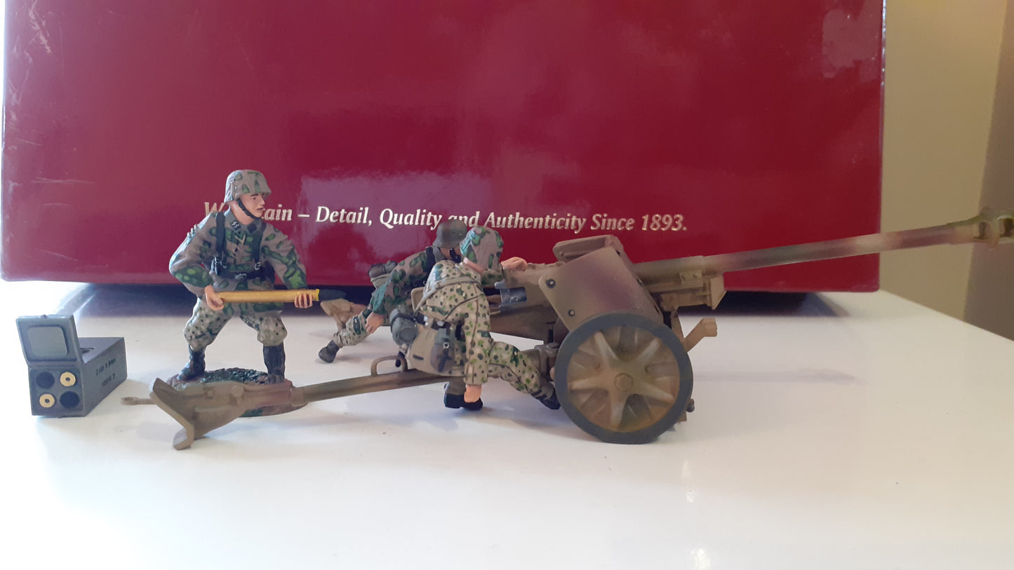 Britains 17659 ww2 German panzer pak 40 cannon crew