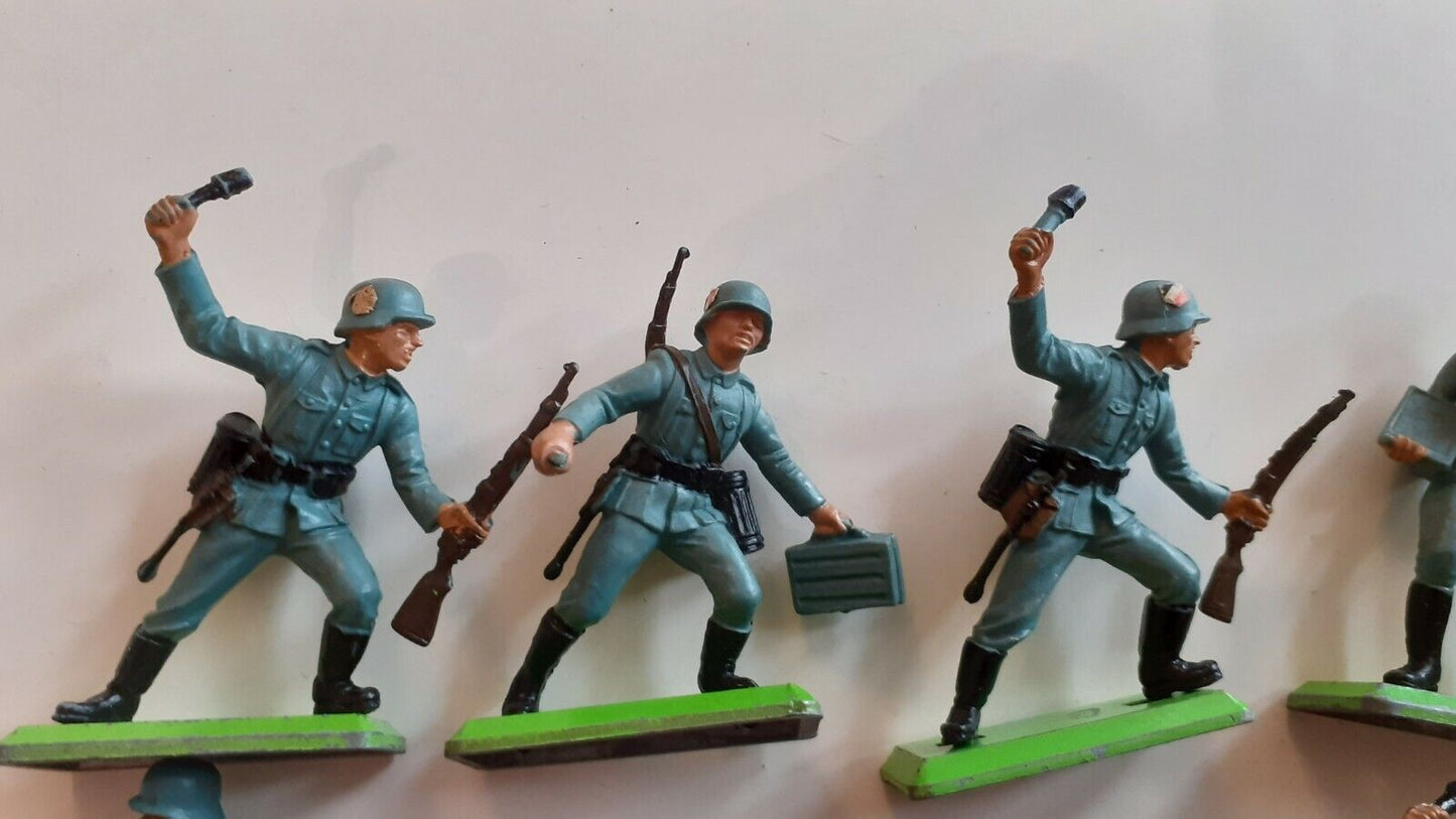Britains deetail ww2 German infantry 1970s 1:32 b2