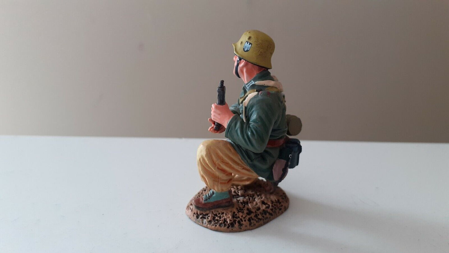 King and country afrika korps artiller tank crew German infantry no box 1:30 w9