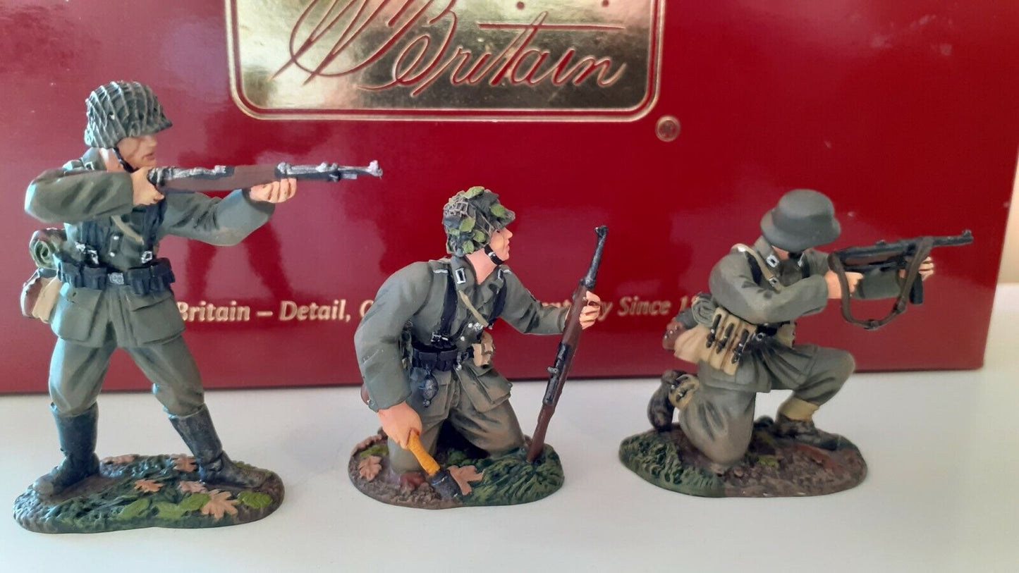 Britains ww2 17875 german infantry firing 2007 metal 1:32 boxed