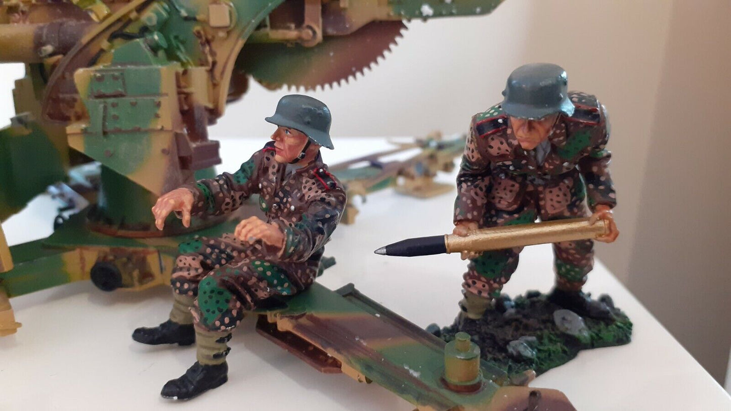 The collectors showcase ww2 German 88mm flak 37 crew boxed cs00513 1:30