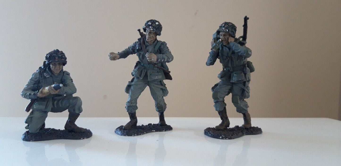Collectors showcase ww2 us 101st airborne paras howitzer d-day arnhem cs00208