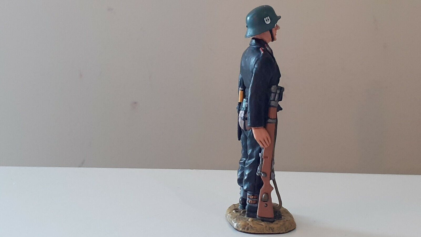 King and country ww2 german panzer waffen sentry parade ws156 no box w4