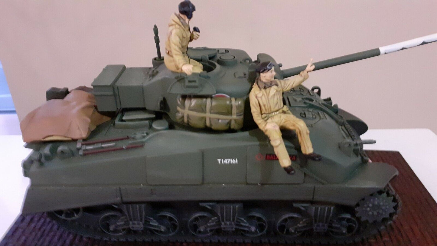 Britains 41165 2005 ww2 Sherman tank ve day 60th anniversary base boxed 1:32