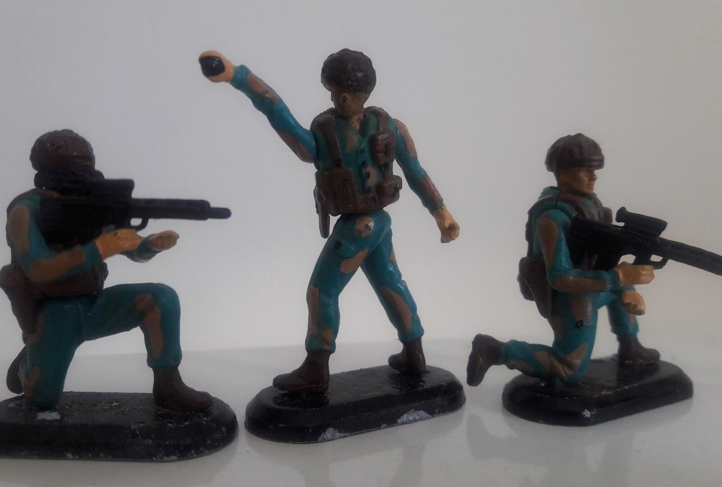 Britains deetail ww2 task force poseable 1:32 plastic figure metal base