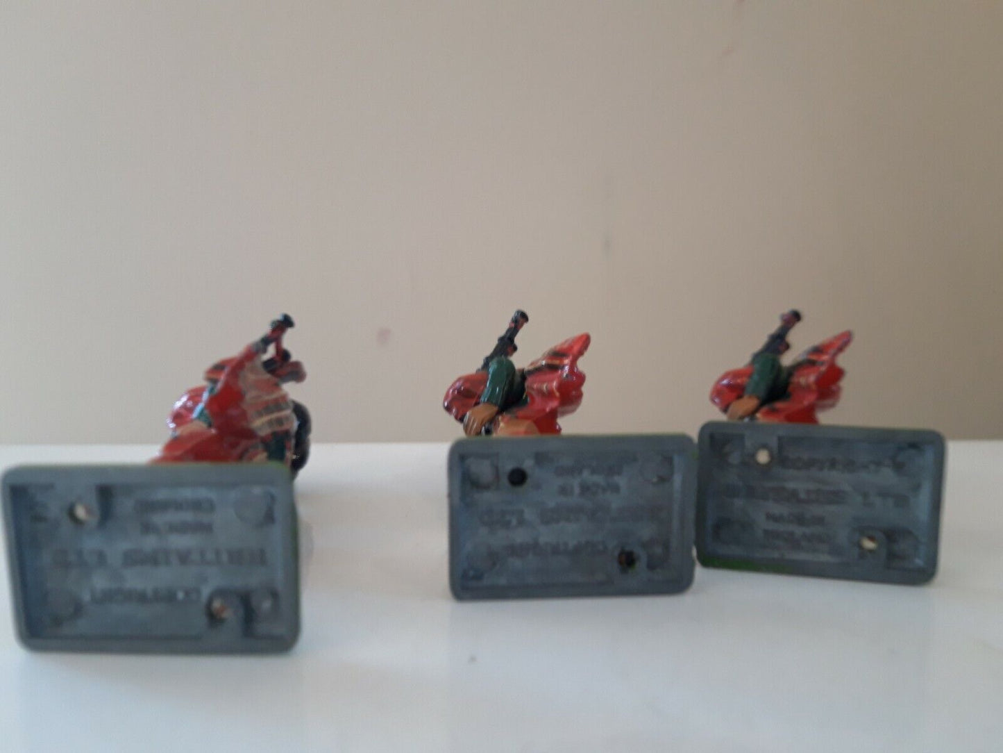 Britains ceremonial black watch pipers buckingham palace 1:32 1980s